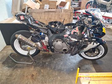 smembro honda cbr 1000 rr del 2006 