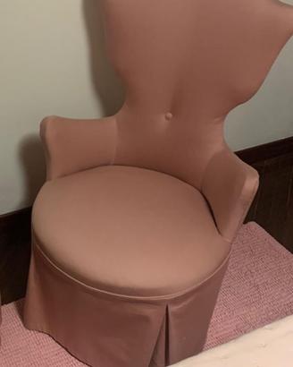Poltrroncina con pouf