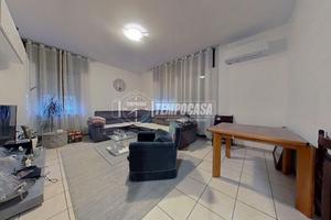 QUADRILOCALE CON POSTO AUTO E CANTINA