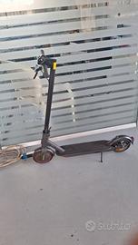 Monopattino  elettrico  mi electric pro 2