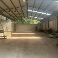 Capannone di 250 mq a Lipomo