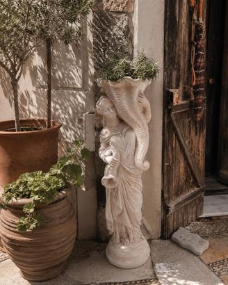 Elegante statua ornamentale 