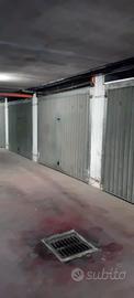 Garage per auto o magazzino