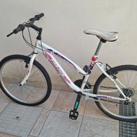Bicicletta 24 marce bianca e rosa - usata poco