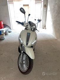 Piaggio Beverly 300