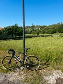 Pinarello dogma F 10 disc