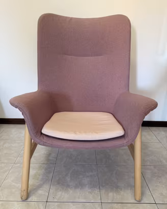 Poltrona IKEA rosa con schienale alto