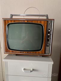 Televisore antico