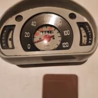 contachilometri della Fiat 600