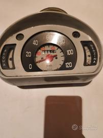 contachilometri della Fiat 600