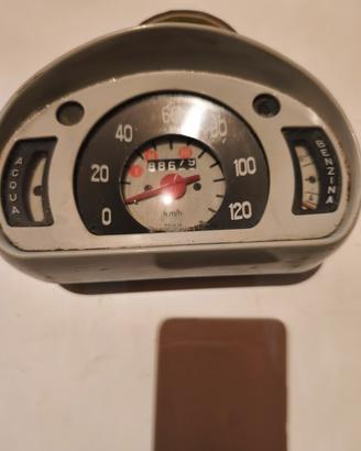 contachilometri della Fiat 600