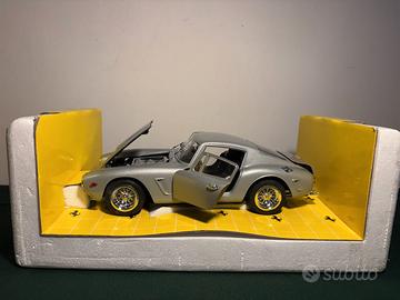 Ferrari 250 GT Berlinetta 1961 grigia met 1:18
