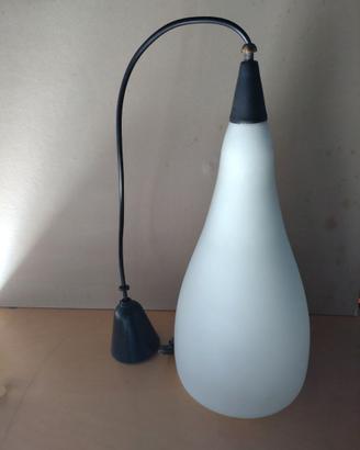 Lampadario a sospensione in vetro opalino bianco