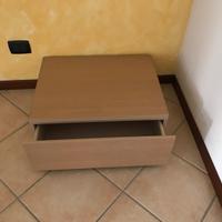 Coppia di comodini in rovere