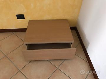 Coppia di comodini in rovere