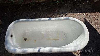 vasca da bagno in ghisa d'epoca