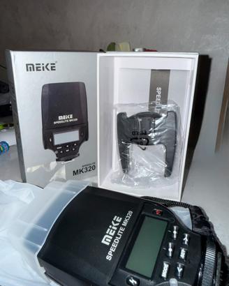 MK320 speedlite