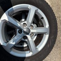 Audi Q2 cerchi originali con gomme R16