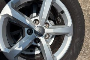 Audi Q2 cerchi originali con gomme R16