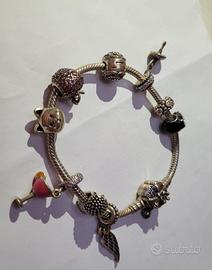 Bracciale Pandora con charms originale