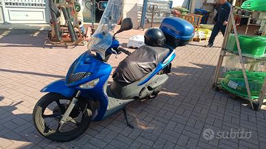 scooter Suzuki sixteen 150  