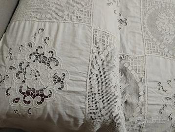 Coperta intagliata ad uncinetto cotone-lino
