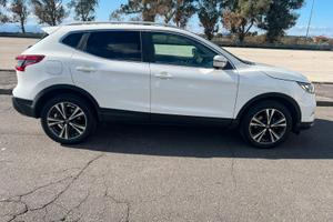 NISSAN QASHQAI 1.5 dCi Tekna +