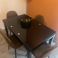 Tavolo in vetro