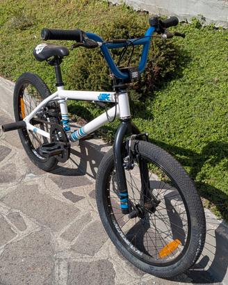 Bicicletta BMX