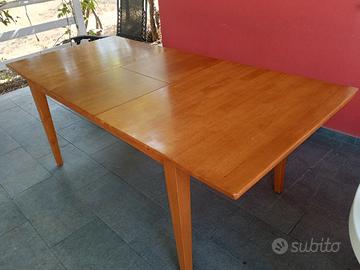Tavolo in legno allungabile 