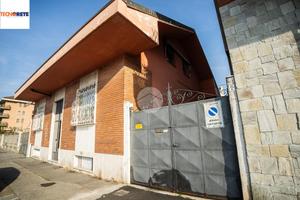 CASA SEMINDIPENDENTE A TORINO