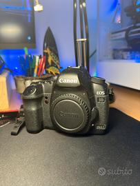 Canon EOS 5D Mark II + battery grip