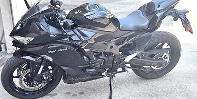 Kawasaki ZX-4R MY2025/2026 Motore Euro 5+