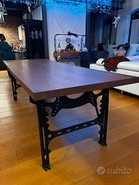 Tavolo in legno e ferro