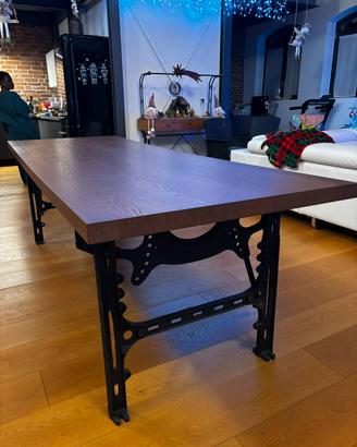 Tavolo in legno e ferro