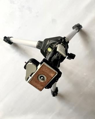 Treppiede Manfrotto 055 con impugnatura Joystick