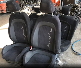 TAPPEZZERIA GRANDE PUNTO EVO 5 PORTE 150 EURO