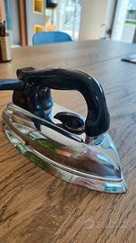 Ferro da stiro anni 60 Morphy Richards