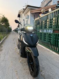 Piaggio Beverly 400 Deep black
