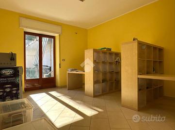 3 LOCALI A GIUGLIANO IN CAMPANIA