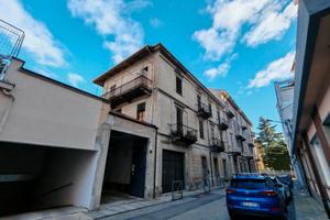 Stabile intero centro biella libero