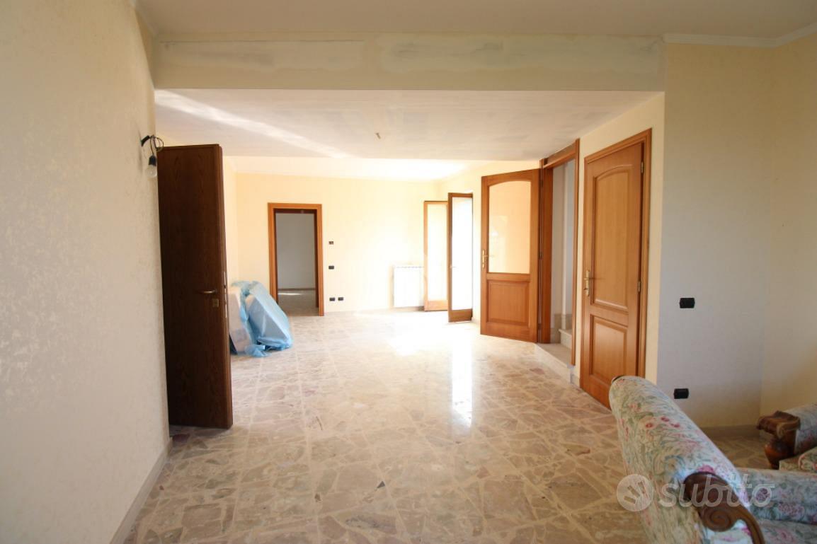 VILLA SINGOLA A POGGIO MIRTETO - Vista 4