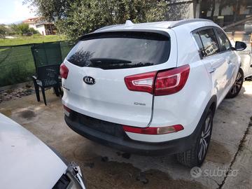 Ricambi Kia Sportage del 2013 motore sigla D4FD da