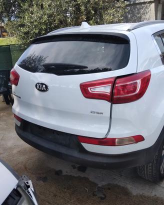 Ricambi Kia Sportage del 2013 motore sigla D4FD da