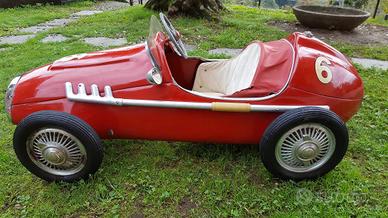 automobiline a pedali in metallo