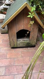 Cuccia per cane in legno