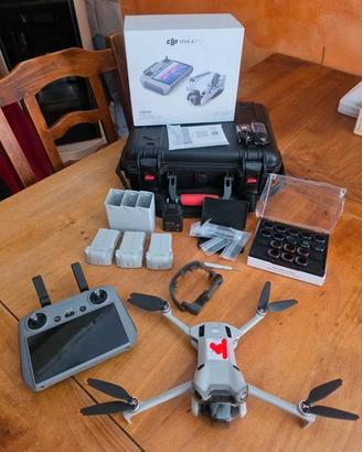 DJI Mini 4 Pro - Fly More Combo + Kit Extra