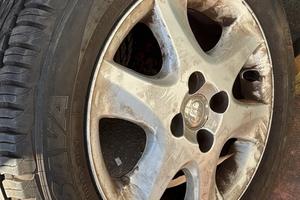 Cerchi e gomme toyota R15