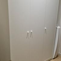 Armadio IKEA a 3 ante – come nuovo