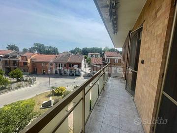 Appartamento di 145 m² con 4 locali a Santena
